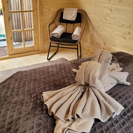 Chalet Avec Acces Piscine Illimite Fiennes Extérieur photo